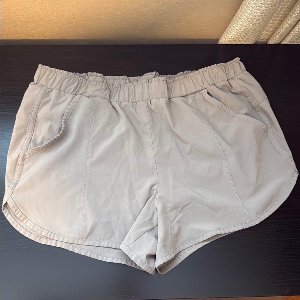 RBX Women’s Tan Athletic Shorts Lightweight Elastic Waist front pockets Large